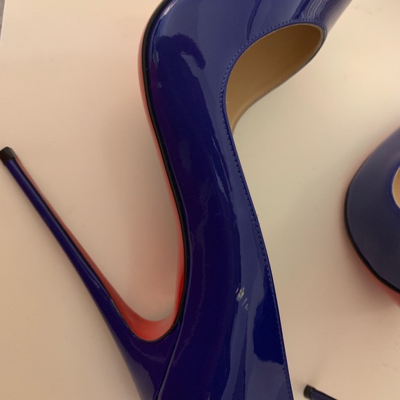 Broke ankle after purchasing can’t walk in them - Picture 5 of 8